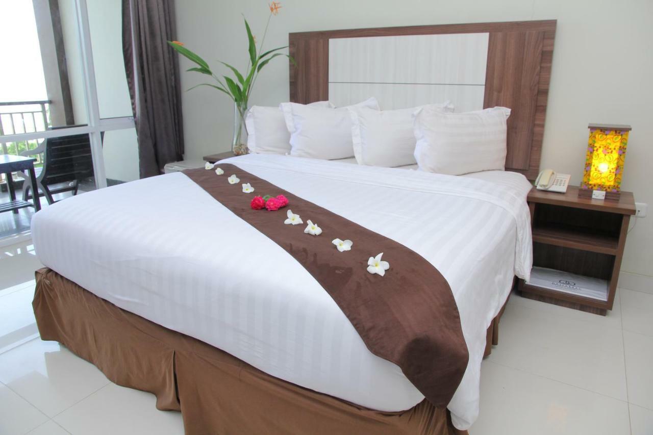 Bahamas Hotel & Resort Tanjung Pandan Exterior photo